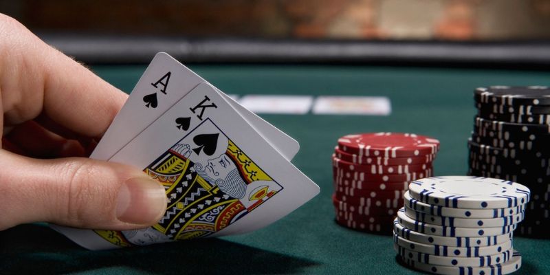 Tận hưởng trò chơi đánh bài Poker nhận thưởng siêu đẳng